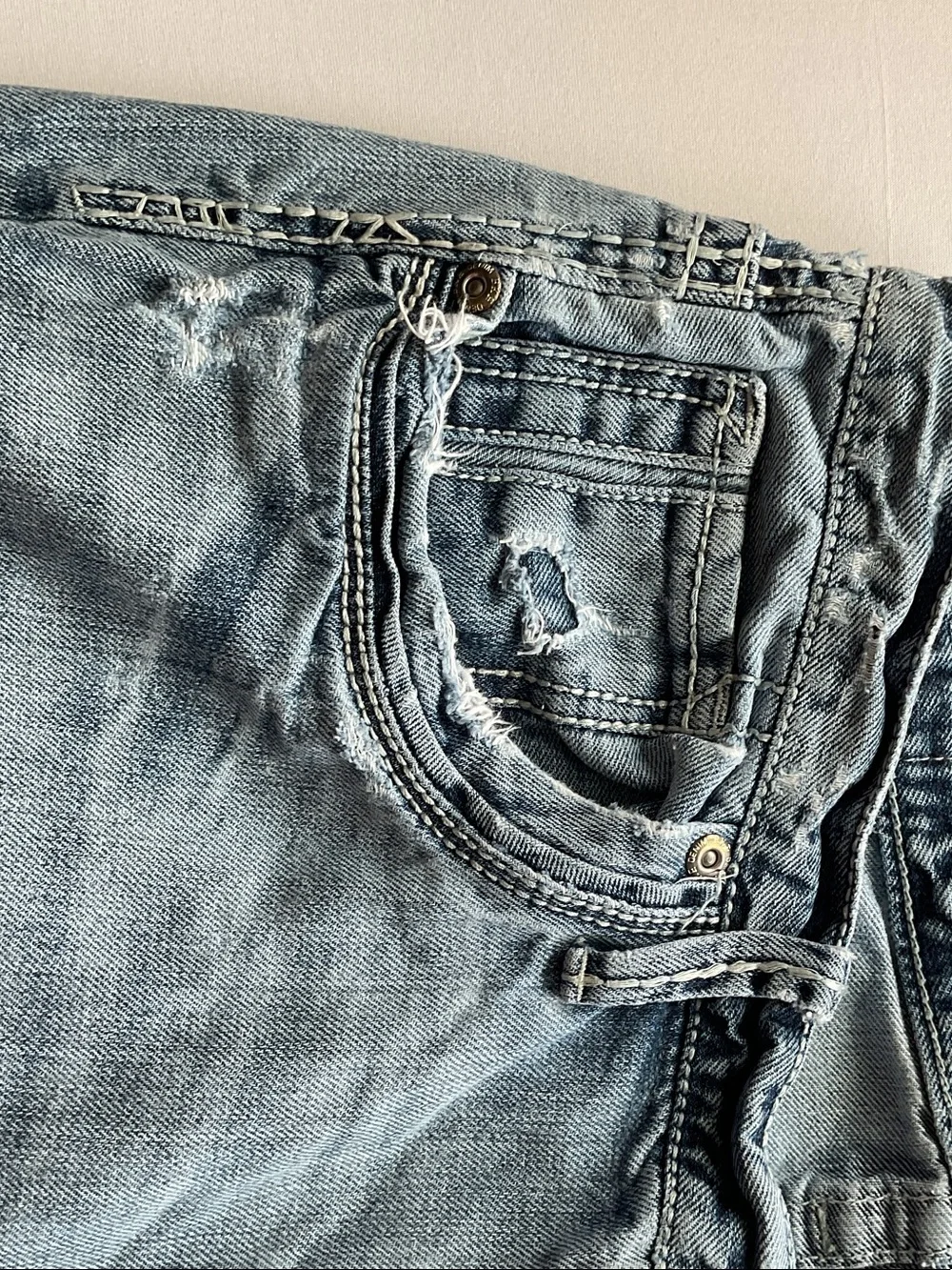 BKE Denim “Derek” Light Blue Distressed Straight Men's Jeans *many holes